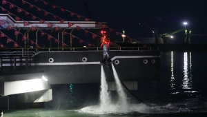 Samsun'da Tütün İskelesi'nde flyboard gösterisi sunuldu