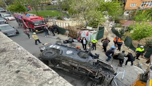 Sarıyer'de zırhlı polis aracının devrilmesi sonucu 2 polis yaralandı