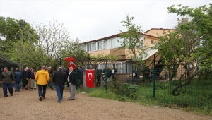 Şehit Talha Bahadır'ın evi bayraklarla donatıldı
