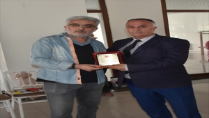 Sinop'ta lise öğrencilerinin yaptığı karikatürler sergileniyor