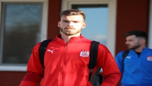 Sivasspor, Kayserispor maçı için İstanbul'a gitti