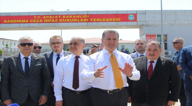 TDP Genel Başkanı Sarıgül, Balıkesir'de cezaevinin önünde açıklama yaptı: