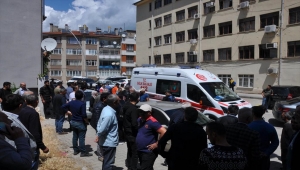 Tokat'ta buldukları havai fişek kutusunu ateşleyen 4 çocuk yaralandı