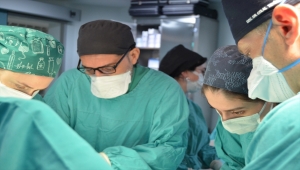 Trabzon'da iki kardeşe "güvercin göğsü" ameliyatı