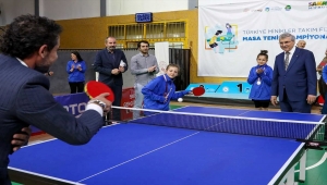 Türkiye Minikler Takım-Ferdi Masa Tenisi Şampiyonası, Sakarya'da sürüyor