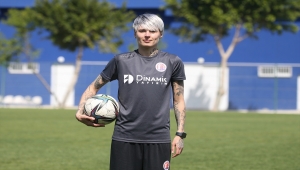 Ukraynalı Kozyrenko, 1207 Antalyaspor'la ilk 3 maçında 5 gol kaydetti