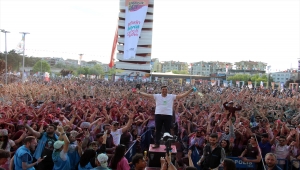 Uşak'taki GençKuşak Fest boya partisiyle renklendi