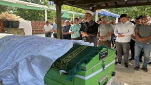 Uşak'taki trafik kazasında ölen üniversite öğrencisi Balıkesir'de defnedildi