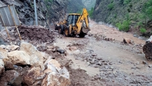 Yahyalı'da sel ve heyelan kırsal mahalle yolunda ulaşımı aksattı