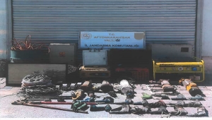 Afyonkarahisar'da kamu kurumlarından hırsızlık şüphelisi 13 kişi tutuklandı