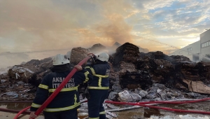 Aksaray'da geri dönüşüm fabrikasında yangın çıktı