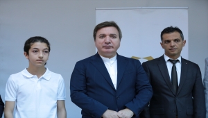 Aksaray'da LGS'de tam puan alan öğrenci altınla ödüllendirildi