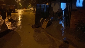 Amasya'da sağanak taşkınlara neden oldu