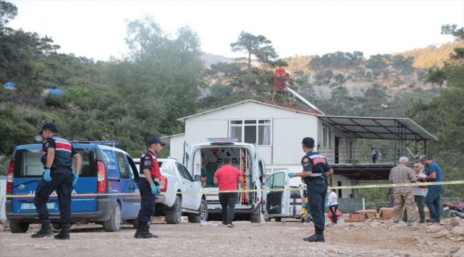 Antalya'da bir kişi, 2 çocuğunu ve eşini av tüfeğiyle öldürdü