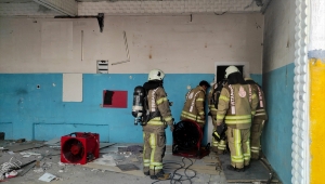 Avcılar'da yangına müdahale eden itfaiye personeli yaralandı