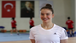 Ayşe Begüm, üst üste ikinci kez dünya şampiyonluğunu Türkiye'ye getirmek istiyor
