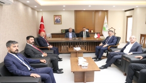 Bakan Bozdağ, Ağrı'da valilik, belediye ve baroyu ziyaret etti