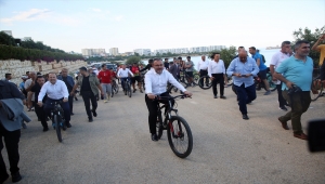Bakan Kasapoğlu, Mersin'de Ulusal Gençlik Kampları sezon açılışında konuştu: