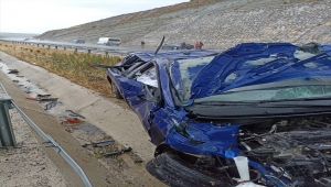 Balıkesir'de otomobilin devrilmesi sonucu 1 kişi öldü, 1 kişi yaralandı