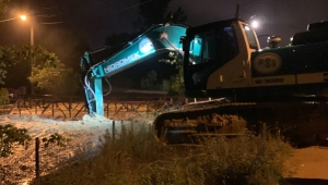 Bolu'nun Mengen ilçesindeki Türkbeyli Çayı taştı
