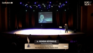 Büyükkılıç'a "Yılın Belediye Başkanı" ödülü 