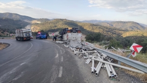 Çanakkale'de devrilen kamyonun sürücüsü hayatını kaybetti