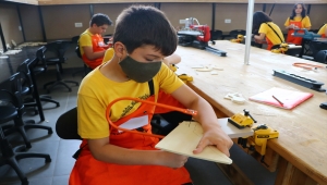 Çevre dostu okulda öğrenciler geri dönüşüm bilinciyle yetişiyor