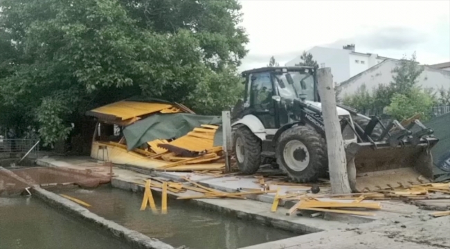 Çorum'da kaçak yapıların yıkımı sırasında gerginlik yaşandı