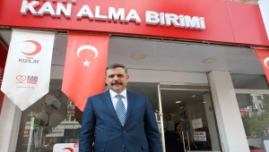 Çorum'un "altın madalyalı" valisi kan bağışlarıyla örnek oluyor