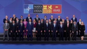 Cumhurbaşkanı Erdoğan, NATO Liderler Zirvesi'nde aile fotoğrafı çekimine katıldı