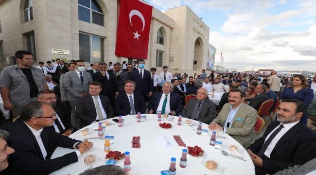 Cumhurbaşkanlığı YİK Üyesi Çiçek ve TOBB Başkanı Hisarcıklıoğlu Aksaray'da törenlere katıldı
