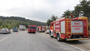 Denizli'de akaryakıt tankerinin çarptığı otomobildeki 3 kişi öldü