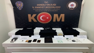 Denizli'de Motorlu Taşıtlar Sınavı'na kopya düzeneğiyle girmeye çalışan 2 kişi yakalandı