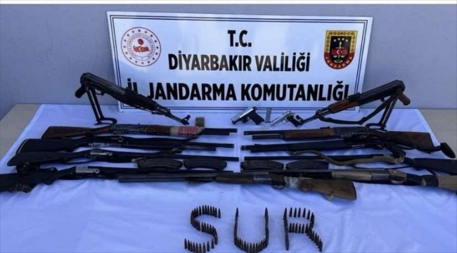 Diyarbakır'da düzenlenen operasyonda 13 silah ile mühimmat ele geçirildi