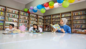 Düğününü yapamadıkları oğullarının kütüphane hayalini Van'da gerçekleştirdiler