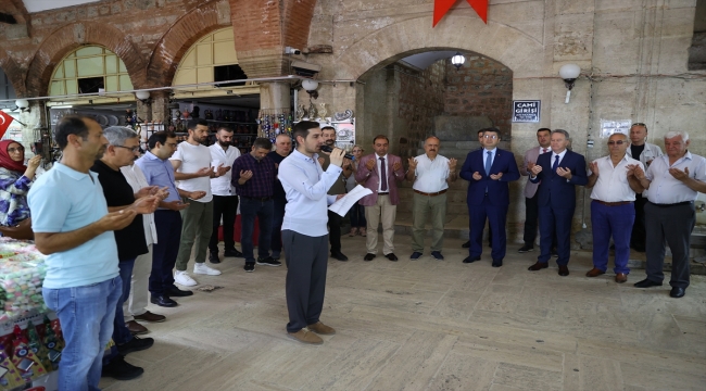 Edirne Valisi Kırbıyık, Tarihi Selimiye Arastası esnafının çarşıdaki bereket duasına katıldı