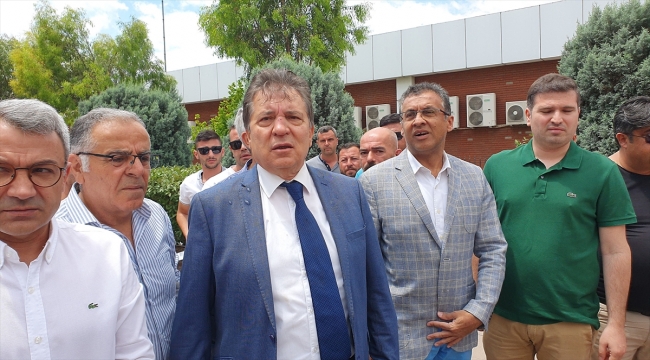 Edremit Belediye Başkanı Selman Hasan Arslan makamında darbedildi