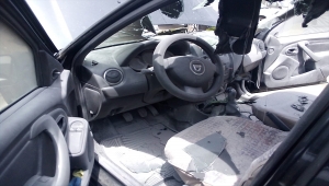 Elazığ'da şarj cihazının patlaması sonucu otomobilde hasar oluştu 