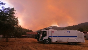 Emniyet teşkilatından Muğla'daki orman yangınına TOMA desteği