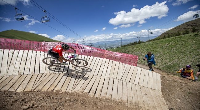 Erzurum'da MTB Cup XCO C2 Dağ Bisikleti Yarışları yapıldı