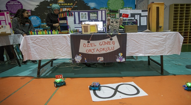 Erzurum'da ortaokul öğrencileri bilim festivalinde projelerini sergiledi 