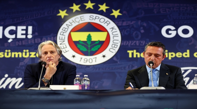 Fenerbahçe Teknik Direktörü Jorge Jesus'un imza töreni (1)