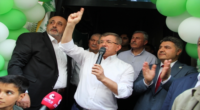 Gelecek Partisi Genel Başkanı Davutoğlu, Malatya'da temaslarda bulundu