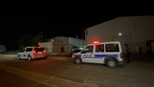 GÜNCELLEME - Adana'da eşler arasındaki kavgayı ayırmak isterken bıçaklanan kişi öldü
