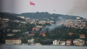 GÜNCELLEME - Üsküdar'daki ahşap binada çıkan yangın kontrol altına alındı 