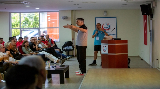 Hentbol Antrenör Gelişim ve EHF Master Coach Pro-Lisans Yenileme Semineri başladı