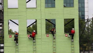 İBB'nin yeni itfaiyecileri törenle mezun oldu