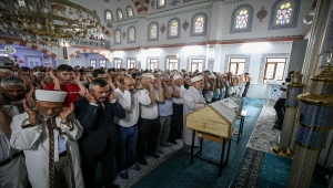 İtalya'daki helikopter kazasında yaşamını yitiren Arif Cez'in cenazesi Bursa'da defnedildi