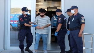 İzmir'de Afganistan uyruklu 226 düzensiz göçmen sınır dışı edildi