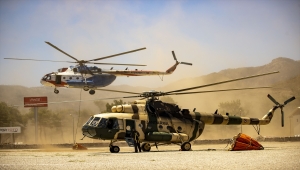 Jandarmanın kadın pilotu orman yangınında da başarıyla görev yapıyor